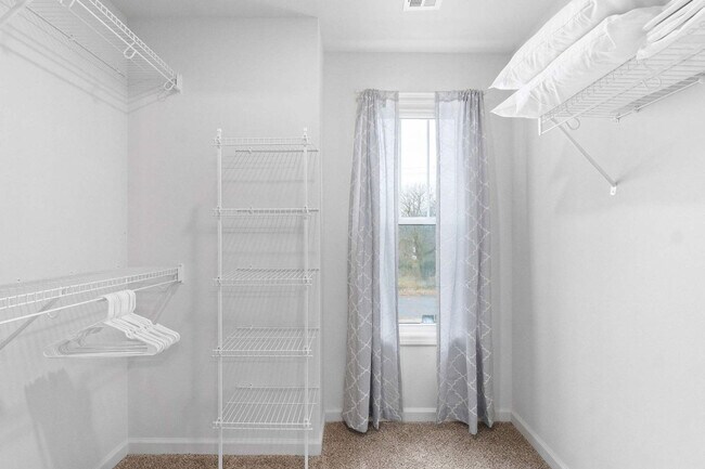 Building Photo - 863 Central Ave