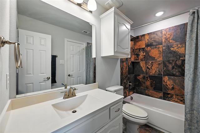 Building Photo - 13923 Hopewell Dr