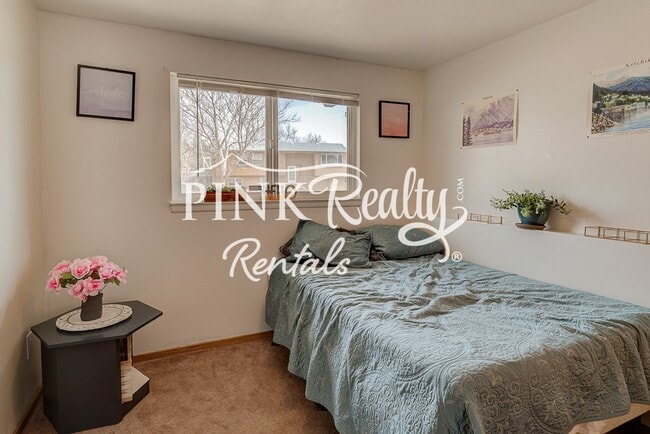 Building Photo - 1716 Wooten Rd