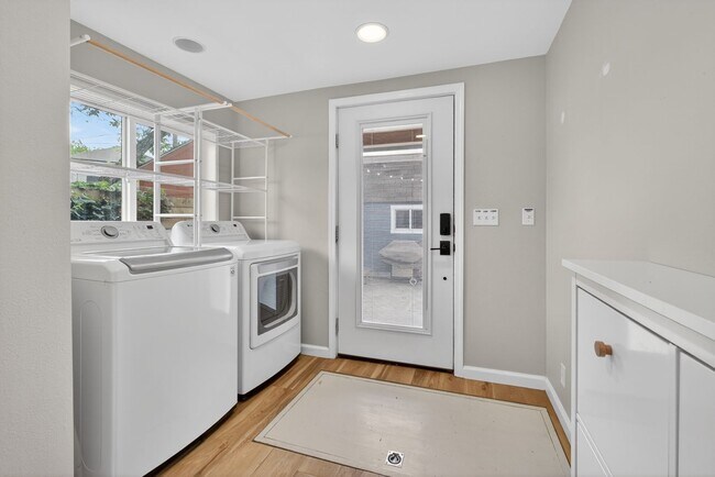 Building Photo - Beautiful 1930's 2bd/2ba Bungalow in Boise's Historic North End