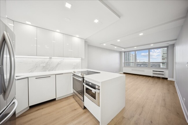 Building Photo - 88 W Schiller St