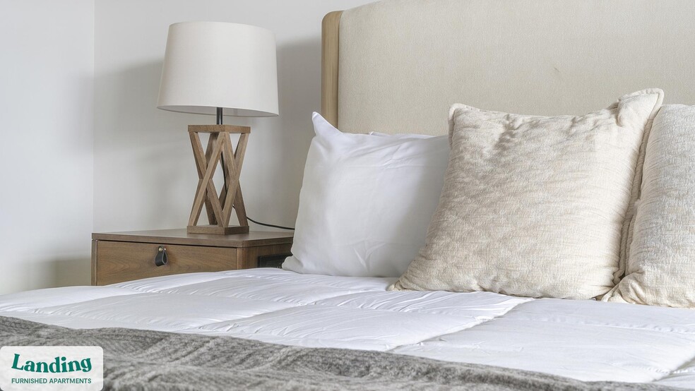 Building Photo - 2000 Monroe Pl NE