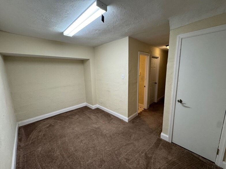 Building Photo - 34 Dora Dr