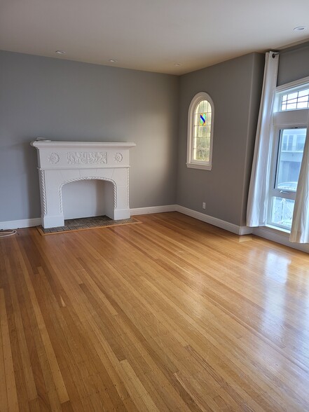 Building Photo - 824 26th Ave