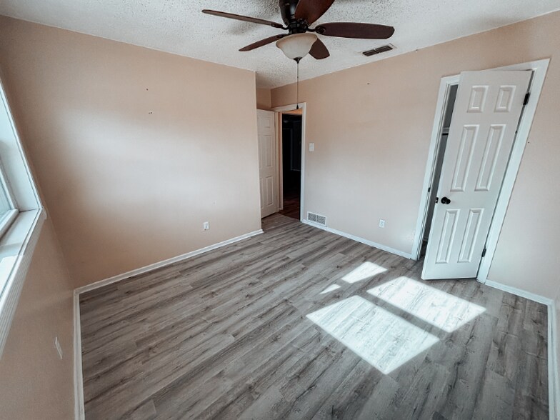 Building Photo - 4412 52nd St