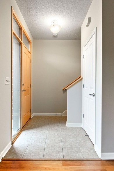 Building Photo - 737 Victoria Street S