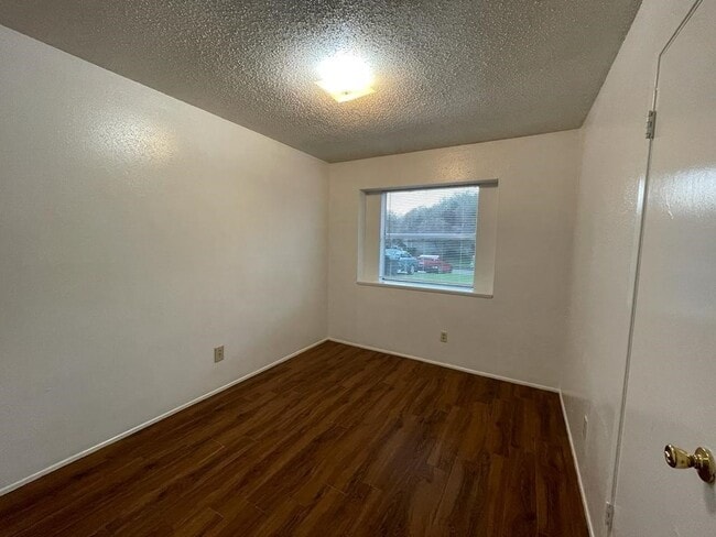 Building Photo - 7431 La Pl Dr