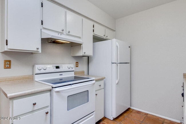 Building Photo - 195 N Cottonwood St