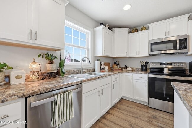 Building Photo - 708 Puppy Drum Ln