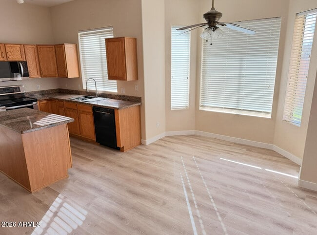 Building Photo - 17640 N 17th St