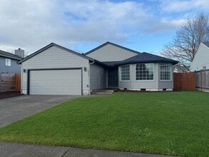 Building Photo - Newly Renovated 3B/2Ba Home in Quiet Neighborhood!