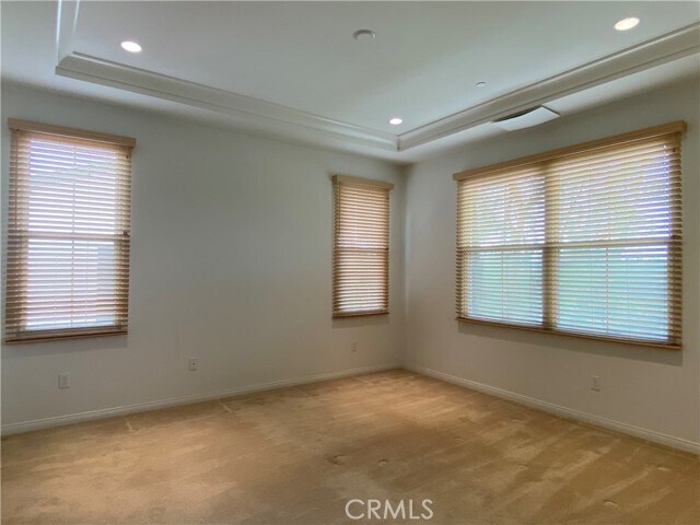 Building Photo - 32 Ovation