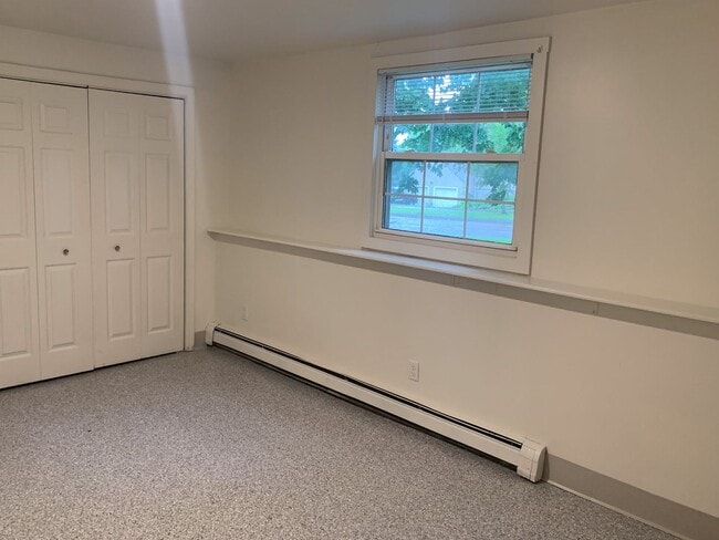 Building Photo - Spacious 3-Bedroom Apartment Near UVM with Private Entrance & Parking