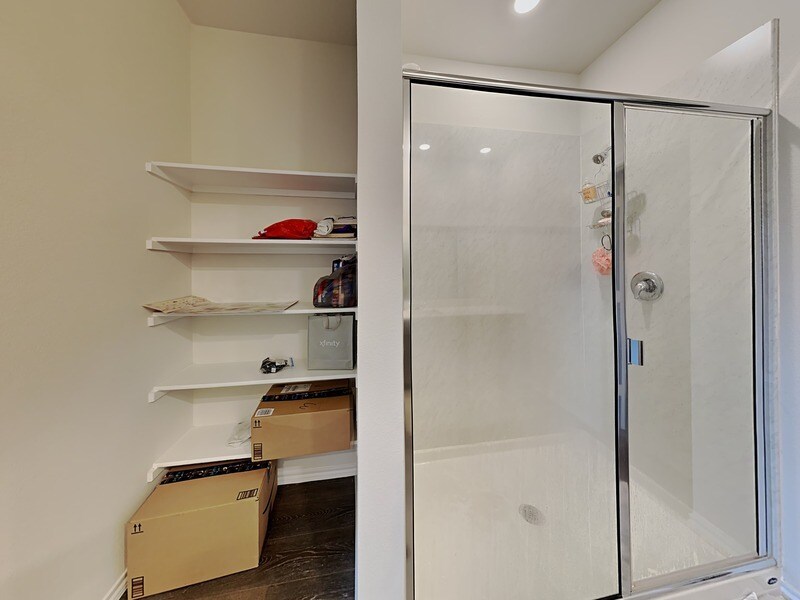 Building Photo - 713 Glover Dr