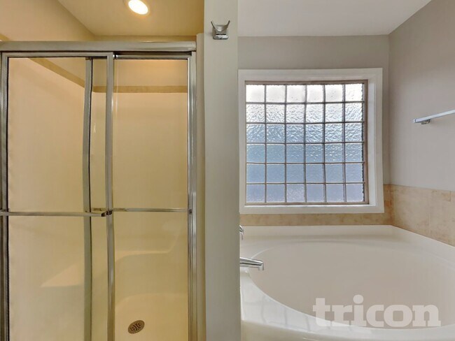 Building Photo - 295 New Castle Ln