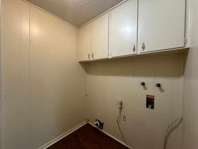 Building Photo - Charming 3 Bedroom in South Tyler!