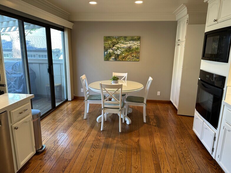 Building Photo - 125 Alta Mesa Ct