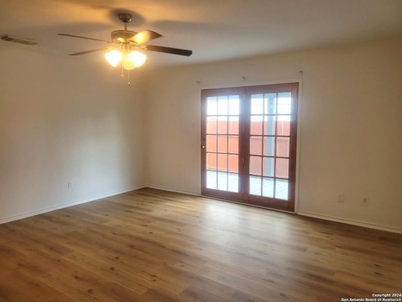 Building Photo - 10707 Juniper Pass