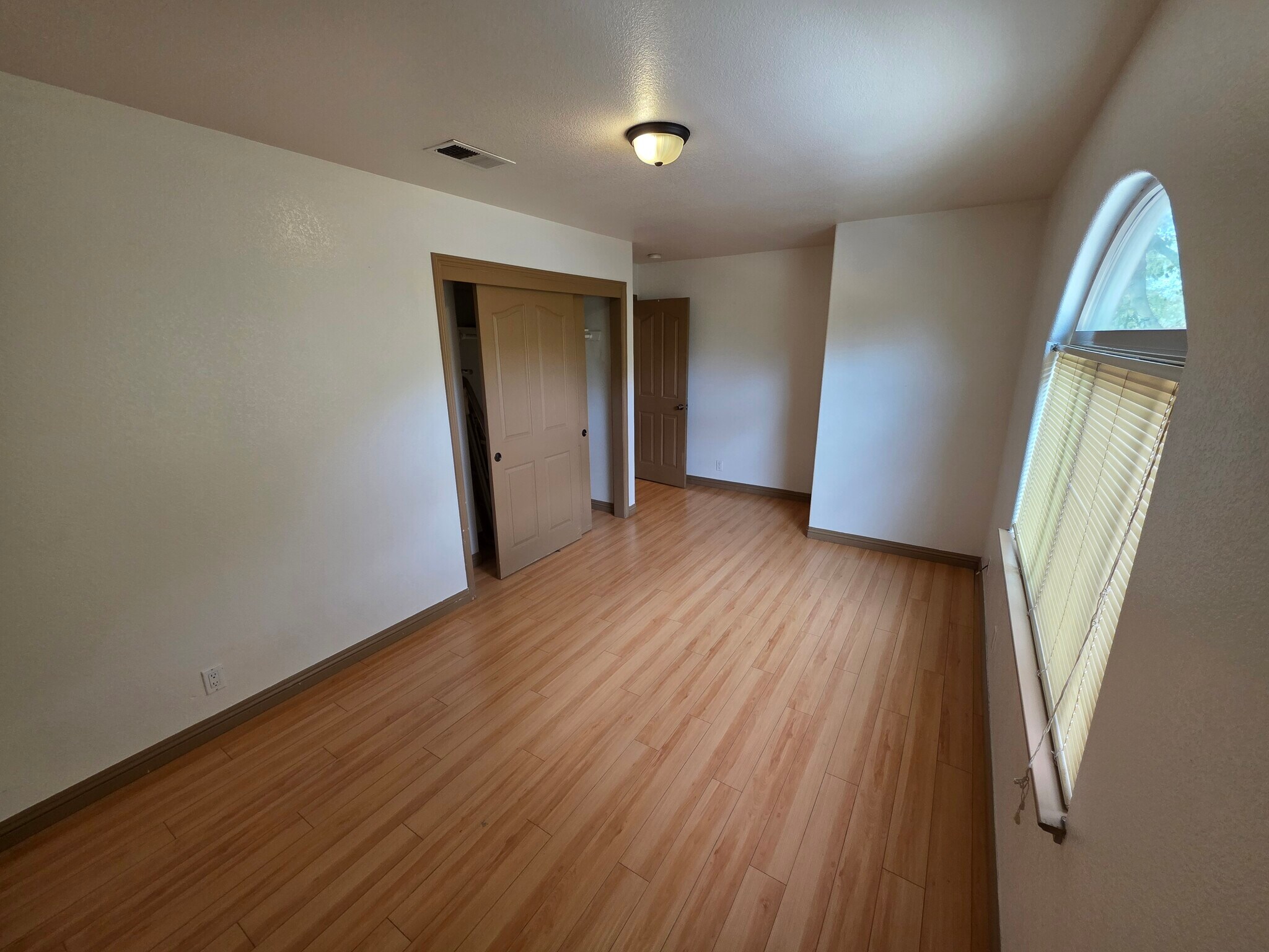 Building Photo - 875 H St