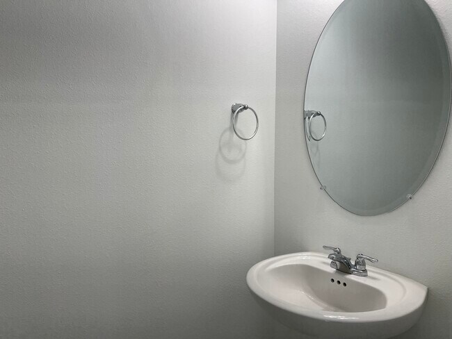 Building Photo - 4910 Longwood Lake Sq