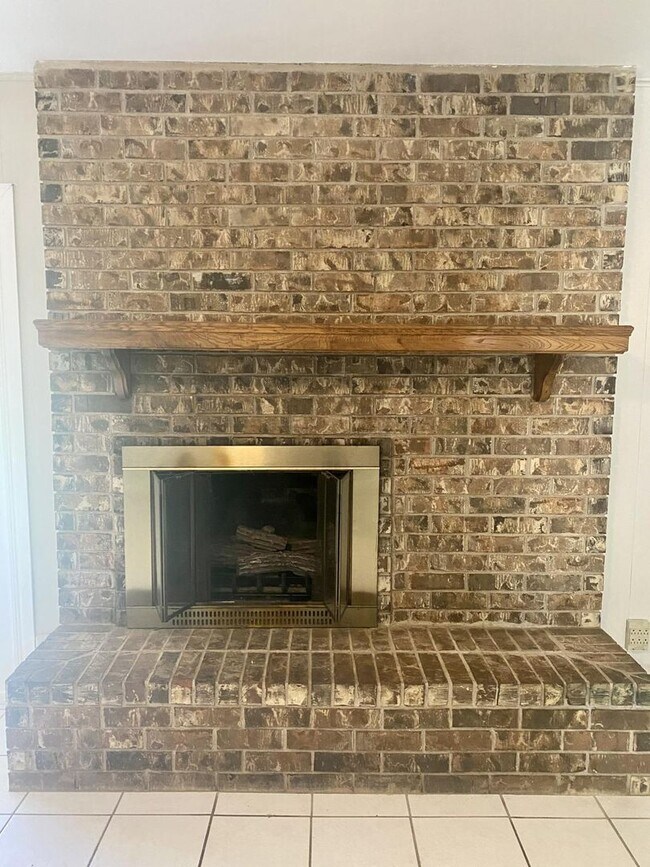 Building Photo - Available Now! 4 bed/2 bath in Harker Heights