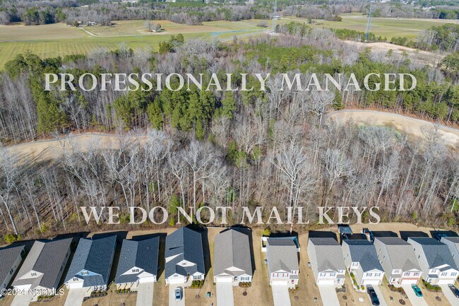 Building Photo - 458 Golden Villas Dr