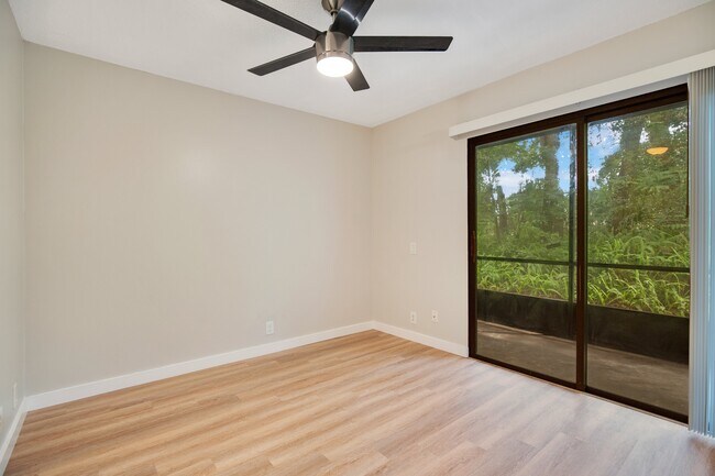 Building Photo - 10 Sheoah Blvd