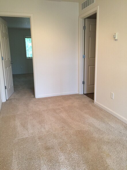 Upstairs - 7212 34th Ave NE