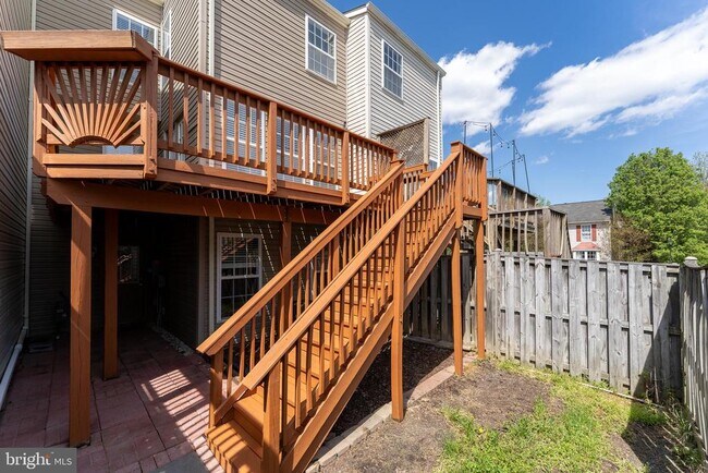 Building Photo - 7102 Finch Ln