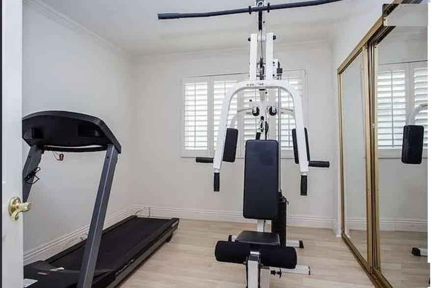 Building Photo - 745 Oxford Ave