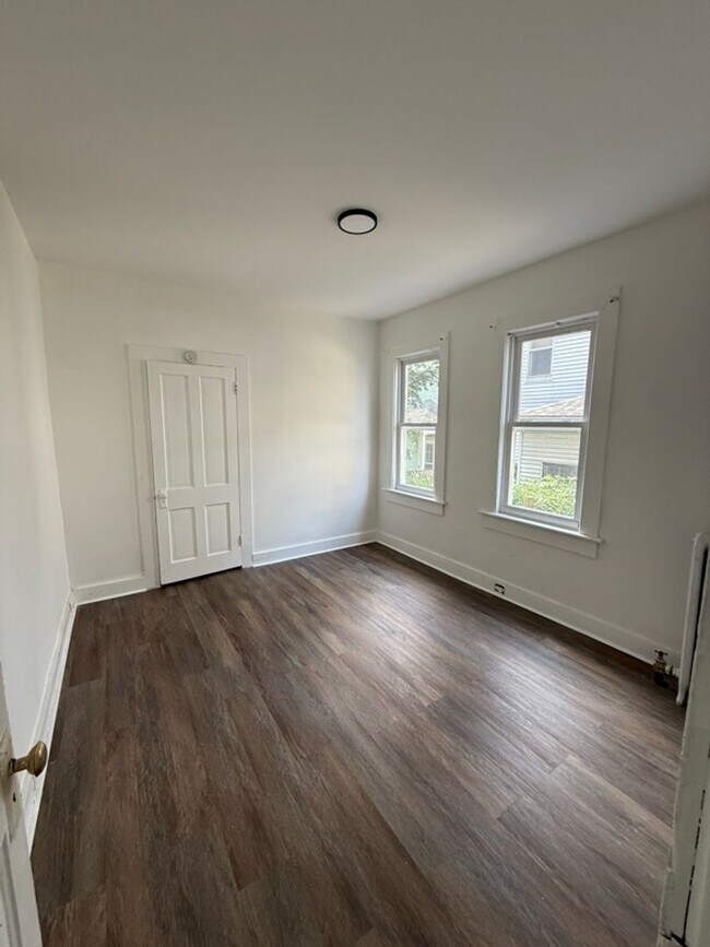 Building Photo - 1608 E Gibson St