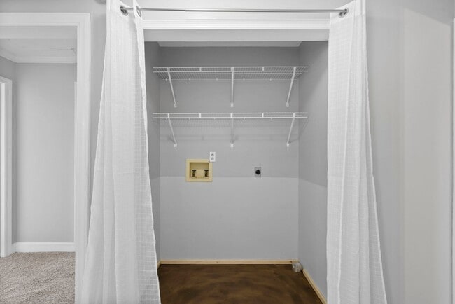 Building Photo - Welcome to this Comfortable, Charming & Outdoor Living, Single-Level Home