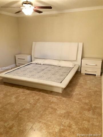 Building Photo - 216 SE 5th St