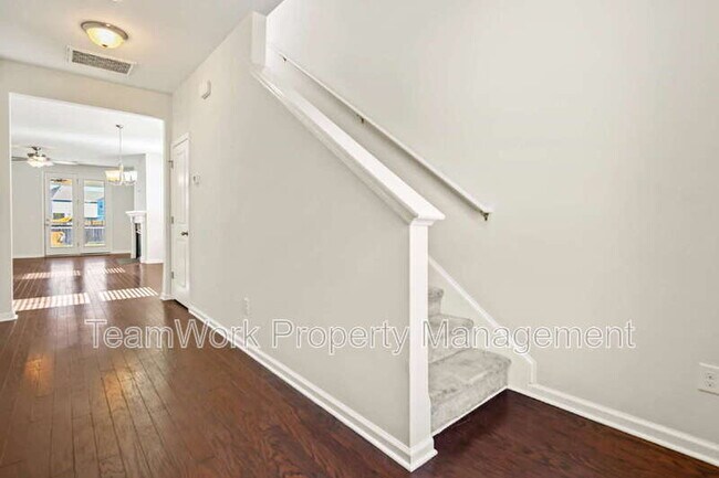 Building Photo - 454 Zenith Blvd