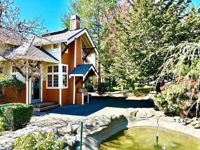 Building Photo - 3bd/2.5ba Sammamish Townhouse
