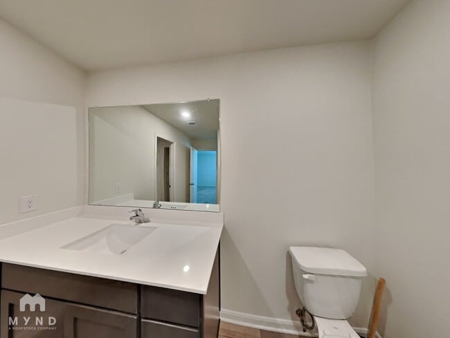 Building Photo - 732 Keeneland Dr