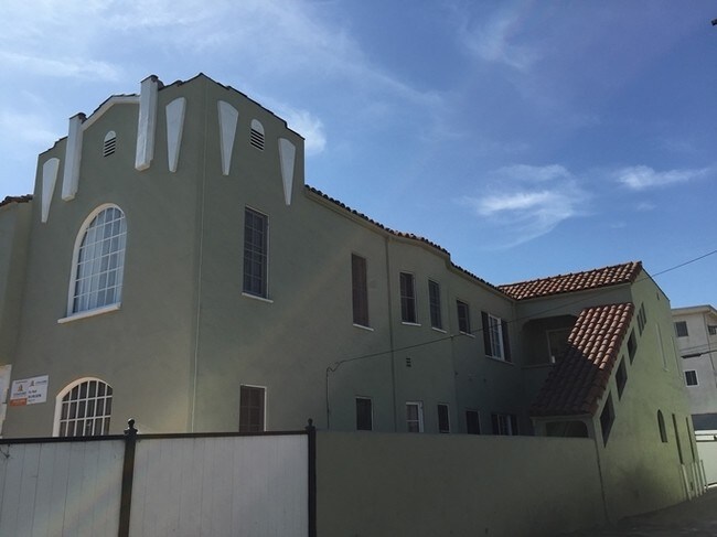 Building Photo - 1415 S Sherbourne Dr