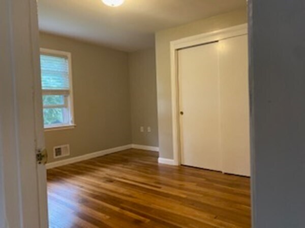 Building Photo - 1091 Mammoth Rd