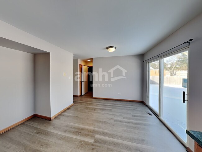 Building Photo - 3707 Flowermeadow St