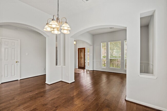 Building Photo - 4030 Chestnut Bend