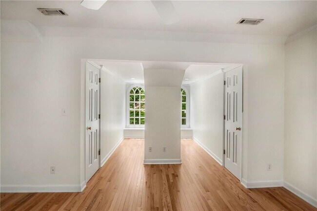 Building Photo - 448 Ivy Park Ln NE