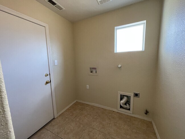 Building Photo - 3200 Ocate Meadows Ct NE