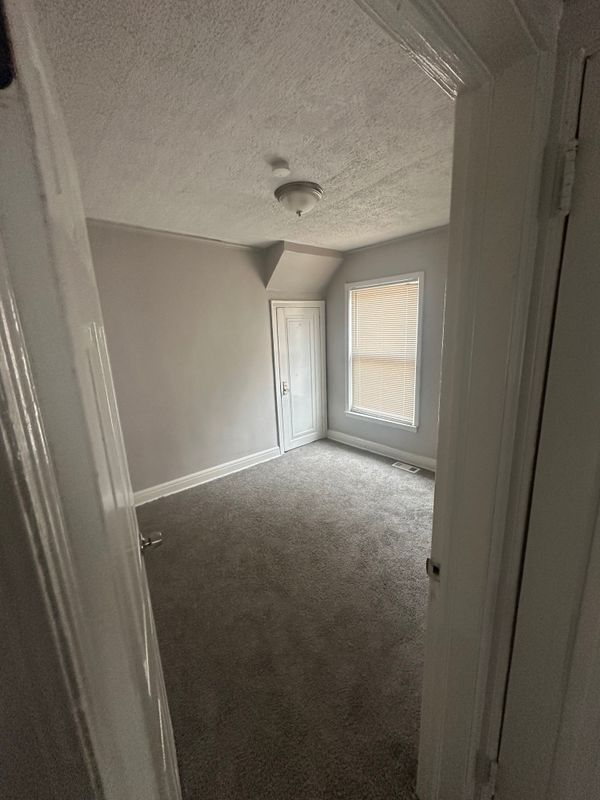 Building Photo - 15862 Stansbury Ave