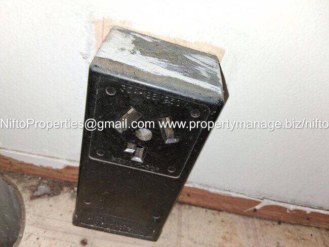 Building Photo - 5636 Aenon Ln