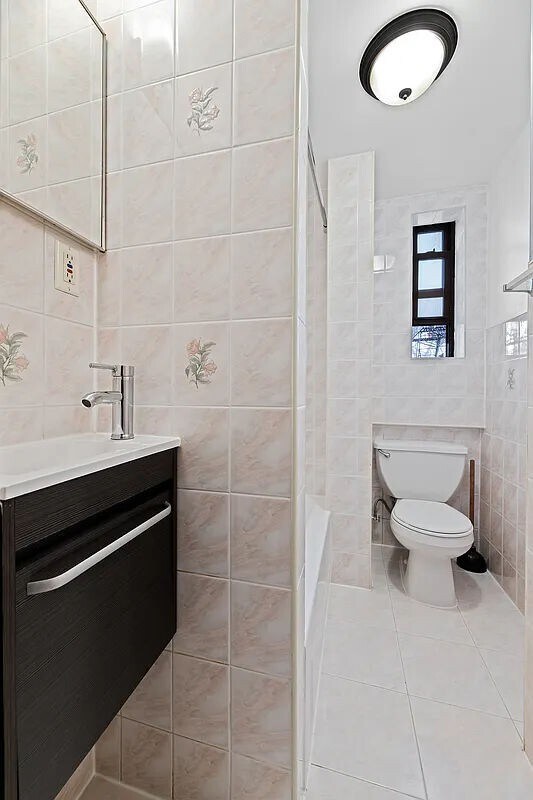 Building Photo - 168 Avenue B