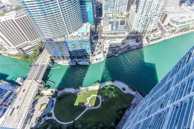 Building Photo - 475 Brickell Ave
