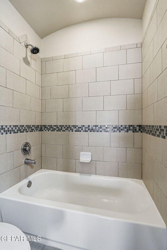 Building Photo - 7533 Red Cedar Dr