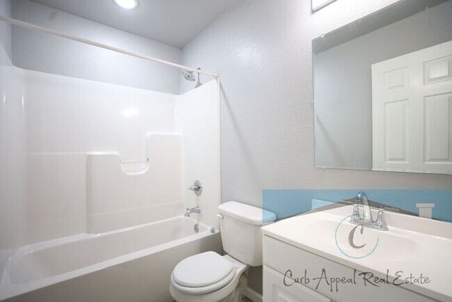 Building Photo - 2-bedroom, 2 bath apartment recently built apartment in Trumann includes washer/dryer!!