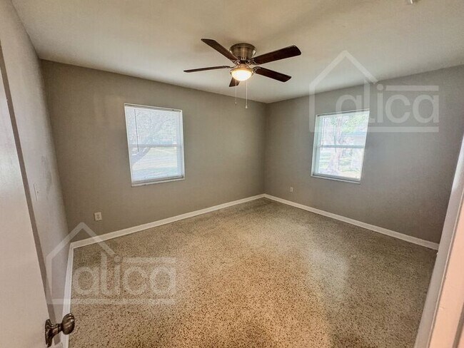 Building Photo - 7176 Lockwood St