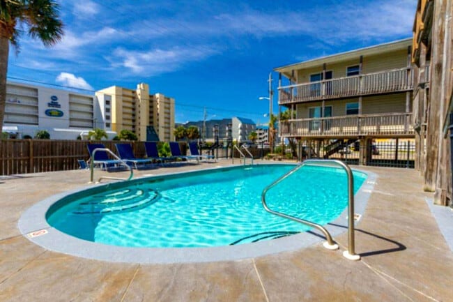 Building Photo - 344 E Beach Blvd